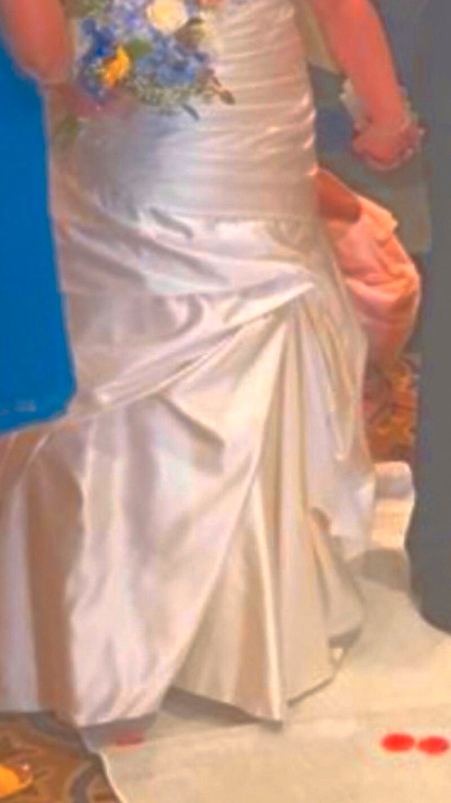 Size plus,  long multifold train   Wedding dress  in Wedding in Hamilton