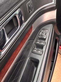 All prices subject to applicable taxes 2018 Ford Explorer Platinum – AWD | 3.5L EcoBoost | Fully Loa... (image 8)