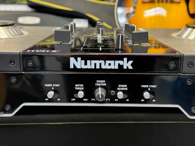 Numark NS7 - Performance Controller with Serato Itch in Performance & DJ Equipment in Oakville / Halton Region - Image 10
