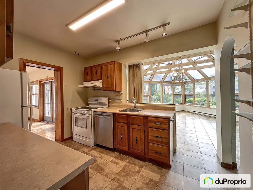 $1,050,000 - 1 1/2 Storey for sale in Pointe-Claire — photo 2