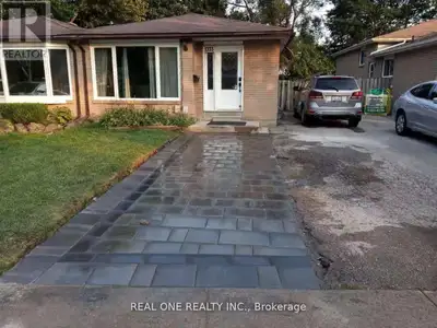 UPPER - 1333 PLAYFORD ROAD Mississauga (Clarkson), Ontario