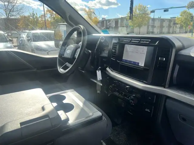 2024 Ford Super Duty F-350 SRW XL Crew Cab 176 | Remote Start in Cars & Trucks in Edmonton - Image 27