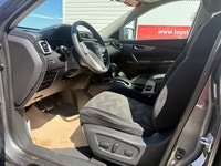 A practical compact SUV with a comfortable interior, modern convenience features, and efficient perf... (image 8)