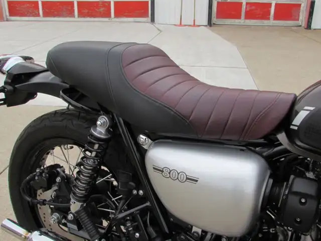 2020 Kawasaki W800 Cafe in Sport Bikes in Leamington - Image 17