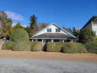 Available September 1st to June 30th, this beautifully furnished beachside cottage in Crescent Beach...