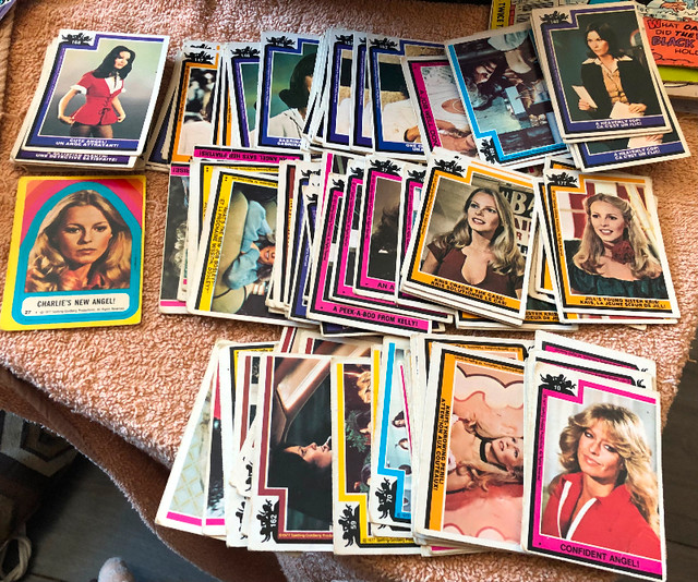 125 Charlie’s Angels trading cards (1977) in Arts & Collectibles in Timmins