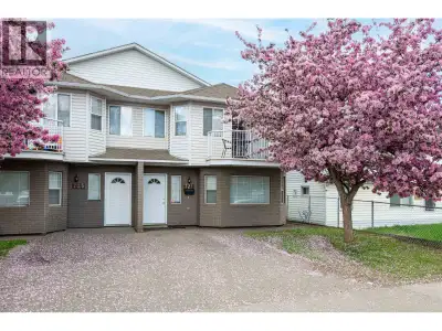 A turn-key investment in a prime central location! This fully finished half duplex features a high-d...