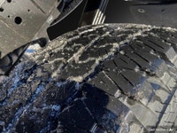 This Ram 3500 delivers a ETM 6.7L Cummins(R) I-6 HO turbo diesel engine powering this Automatic tran... (image 7)