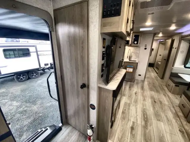 2025 EAST TO WEST Alta 3150KBH in Travel Trailers & Campers in Bedford - Image 31