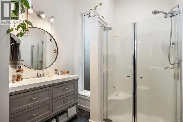 3328 Third St Cumberland, British Columbia in Houses for Sale in Comox / Courtenay / Cumberland - Image 11