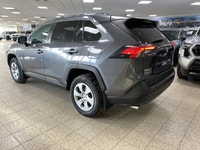 All Wheel Drive,Power Steering,ABS,Brake Assist,4-Wheel Disc Brakes,Tires - Front All-Season,Steel W... (image 5)