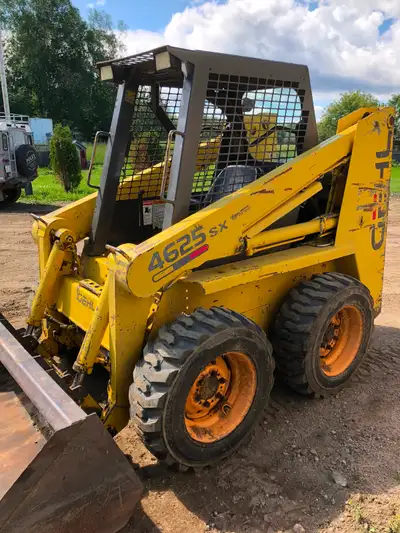 Great Skidsteer 3 cyl diesel Kabota motor Super reliable