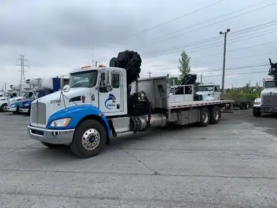 Contactez Guillaume 514-404-6940 LOCATION DE CAMION AVEC GRUE ARTICULÉE (GRUE REPLIABLE) KENWORTH T8...