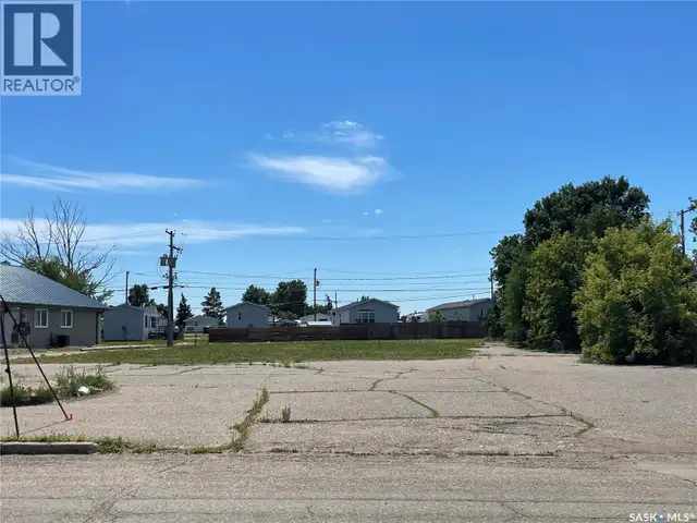 112 & 120 SIMS AVENUE Weyburn, Saskatchewan in Land for Sale in Regina - Image 4