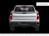 AMVIC Licensed Dealer Crew Cab Short Bed 4WD *Premium Heated Bucket Seats *10-Way Power Driver Seat... (image 3)