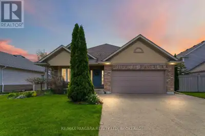 Welcome to this beautifully maintained 3 bedroom 2 bathroom bungalow nestled in a desirable St. Cath...