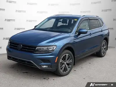 This Volkswagen Tiguan boasts a Intercooled Turbo Regular Unleaded I-4 2.0 L/121 engine powering thi...