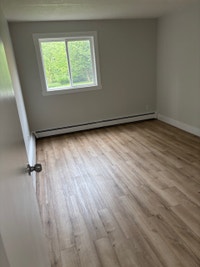 This attractive building is located on a cul-de-sac at the top of Main Avenue in Fairview. Most unit... (image 4)