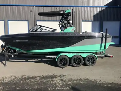 Welcome to Wizard Lake Marine Kelowna Inc.! Fresh trade '21 G23 thruster equipped / ZZ6 6.2L 450hp &...