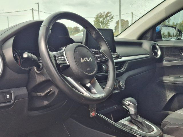 2022 Kia Forte EX | Heated Seats + Steering | Wireless Charger in Cars & Trucks in Guelph - Image 2