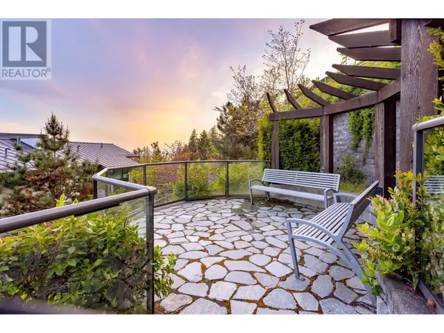 2823 CHIPPENDALE ROAD West Vancouver, British Columbia in Condos for Sale in Downtown-West End - Image 37