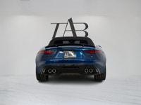 This 2022 Jaguar F-TYPE P450 Convertible is a local Ontario vehicle, delivering the perfect combinat... (image 7)