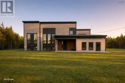 If brand-new construction with a 7-year warranty in prestigious Voyageur Lakes is on your radar, 394...