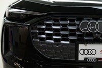 This Audi Q5 delivers a Intercooled Turbo Premium Unleaded I-4 2.0 L/121 engine powering this Automa... (image 2)