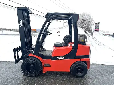 Forklifts à vendre - je peux aussi financer. En excellent état avec les certifications. Je peux loue...