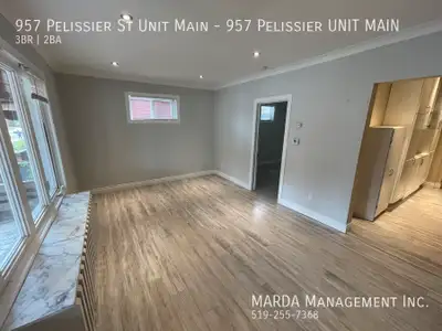 BEAUTIFULLY RENOVATED 3BEDROOM/2BATH MAIN UNIT+ HYDRO