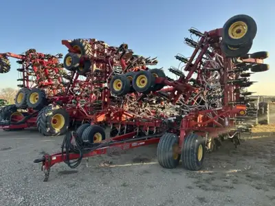 60’ QDA w/ Double Shoot & 10in. Spacing, Mid Row Bander, Dry Fertilizer, Parallel Link, 3/4in. Knife...