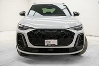 This Audi Q5 boasts a Intercooled Turbo Premium Unleaded I-4 2.0 L/121 engine powering this Automati... (image 1)