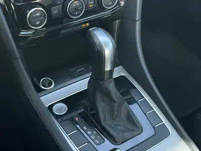 2021 Volkswagen Passat Highline 2.0T 6sp at w/Tip SUNROOF, View more