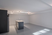 Renovated Akelius one bedroom apartment for rent. Located near Marie-Anne in the Plateau Mont-Royal... (image 5)