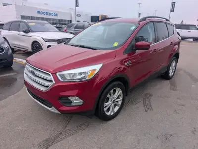 Low Mileage, Bluetooth, Heated Seats, Rear View Camera, SiriusXM, Aluminum Wheels! This 2018 Ford Es...