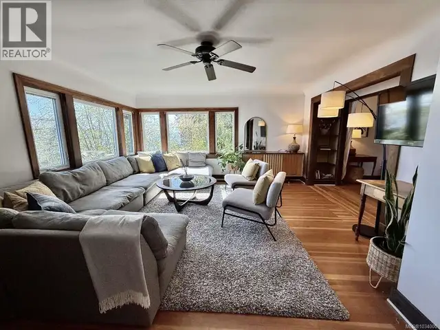 5696 Island Hwy S Union Bay, British Columbia in Houses for Sale in Comox / Courtenay / Cumberland - Image 14
