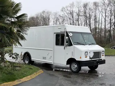 2012 Ford Econoline E-450 Super Duty 16-foot step van equipped with a 5.4L V8 SOHC 16V gas engine an...