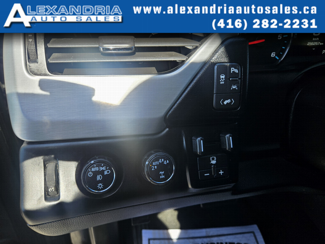 2017 GMC Yukon SLT 4x4 Automatic5801203606126694427