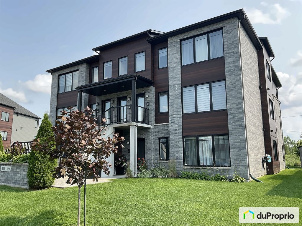 $444,500 - Condominium for sale in Ste-Marthe-Sur-Le-Lac — photo 1