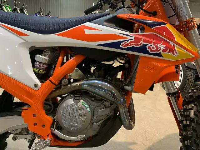 2018 KTM 450 SX-F Factory Edition factory replica 450SXF in Dirt Bikes & Motocross in Guelph - Image 11