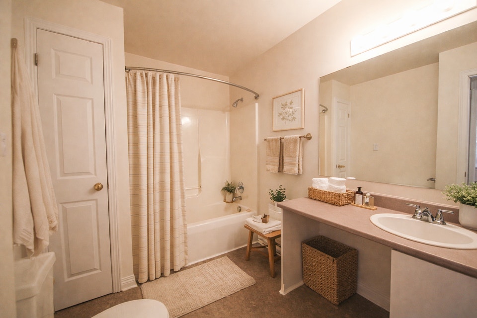 Hester and Church 2 Bed - Affordable Living Stunning Unit! 5