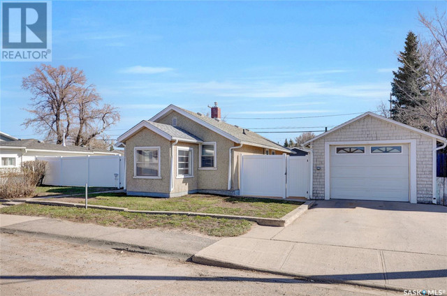 1337 Coteau STREET W Moose Jaw, Saskatchewan in Houses for Sale in Moose Jaw - Image 3