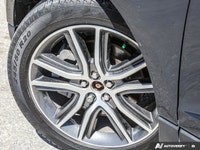 * Drivetrain: Standard Intelligent All-Wheel Drive. * Seating: Leather-trimmed sport bucket seats wi... (image 8)
