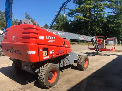 Nacelle 2006 avec Boom droit 45pied. Tres bonne condition. Gros entretien fait en 2025; structural e...