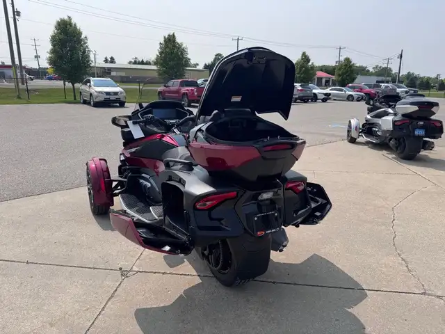 2025 Can-Am Spyder RT Limited in Sport Touring in Norfolk County - Image 13