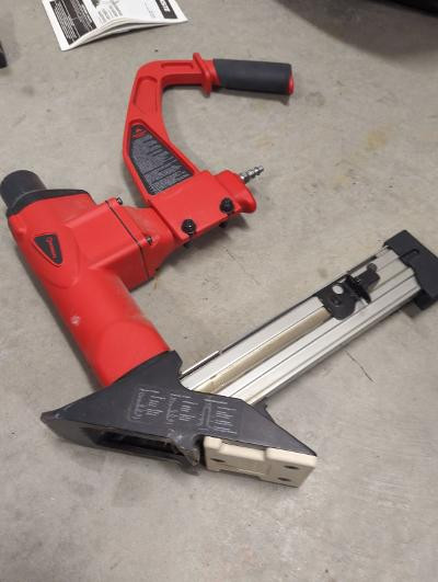 Floor stapler used once like new! in Power Tools in Penticton - Image 4