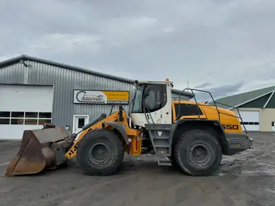 Loader 4x4 Automatique Cabine Godet attache rapide hydraulique Compatible Volvo Ride control Pneus a...