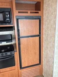 Used family bunk model trailer! The front bedroom features the highly sought after walk around bed a... (image 8)