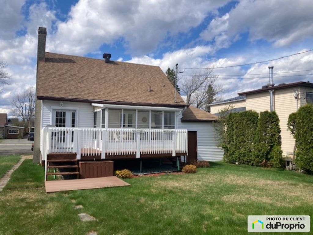 $360,000 - 1 1/2 Storey for sale in Rouyn-Noranda — photo 2
