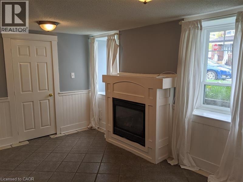 98 WEST Avenue N Unit# LOWER Hamilton, Ontario 3